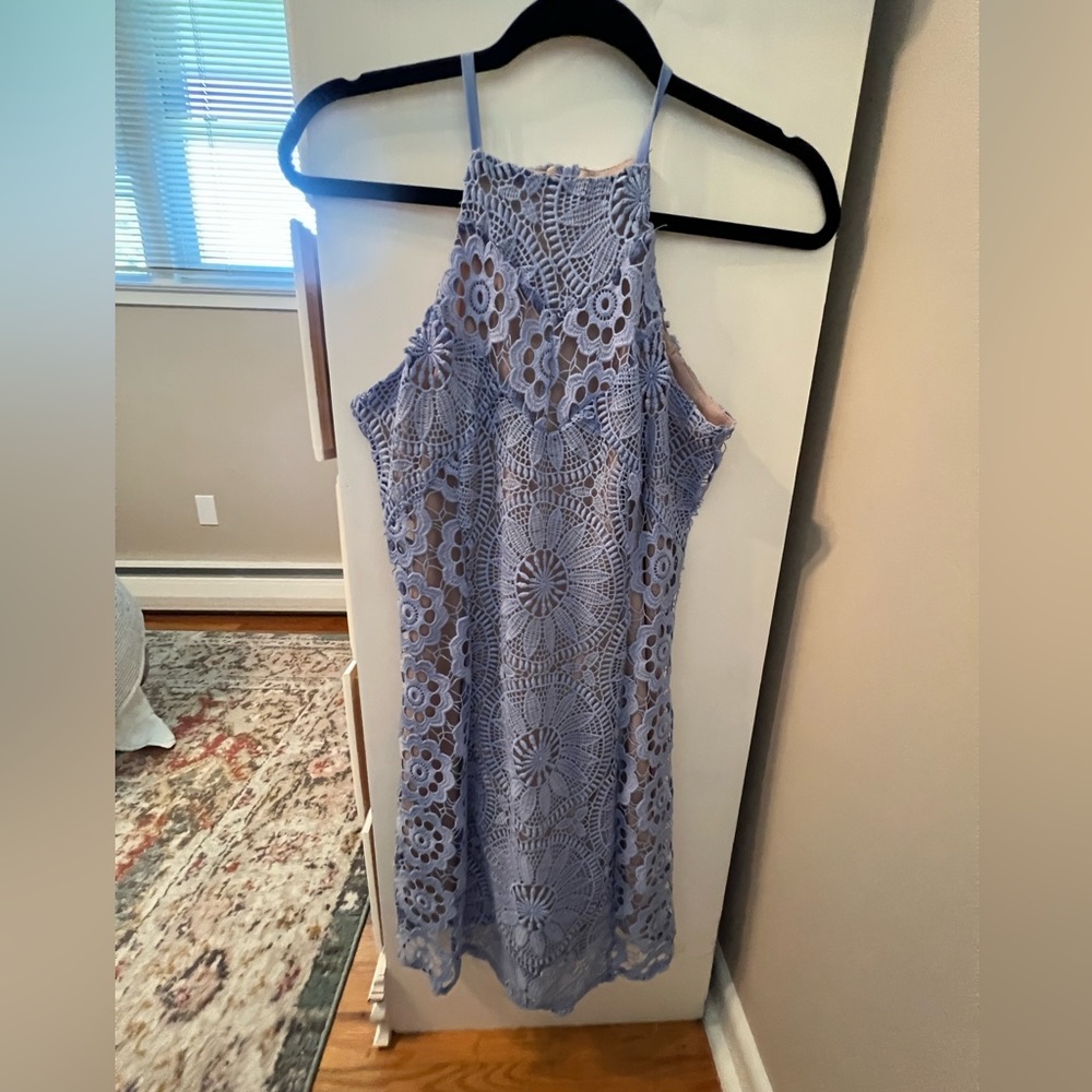Beautiful detailed dress, great for weddings!